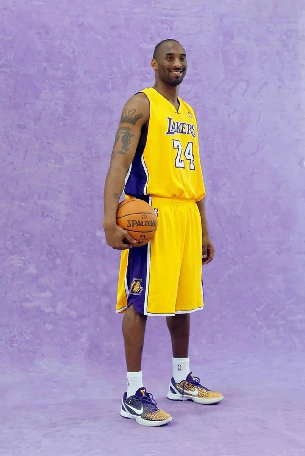 九游jiuyou-科比：低调中彰显非凡，五冠王的永恒荣耀！的简单介绍