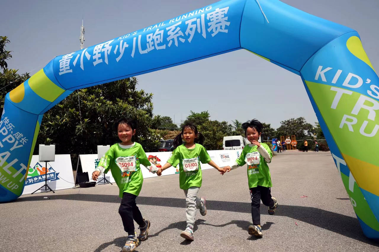 九游app下载中心-包含血战赛场：车手你追我赶，精彩不断的词条