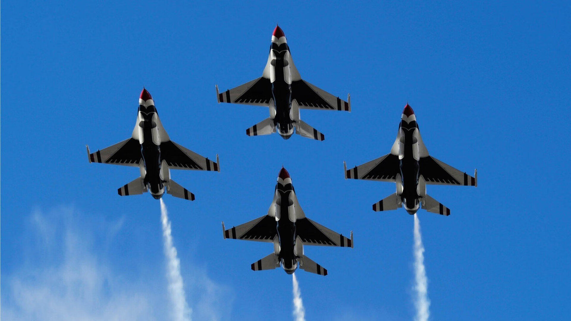 伊朗队在巴黎奥运会比赛中多次利用边路进攻，伊朗参加奥运会